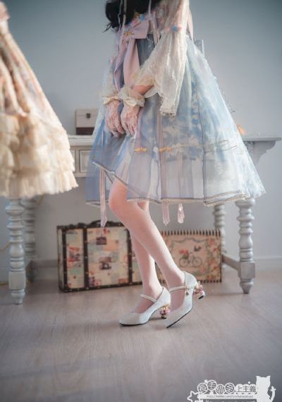 色婷婷综合和线在线_高清完整视频