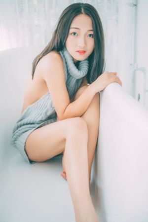 免费看美女脱得光溜溜的图片_迅雷在线观看