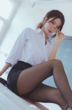 日日摸夜夜添免费毛片小说_BD高清完整电影